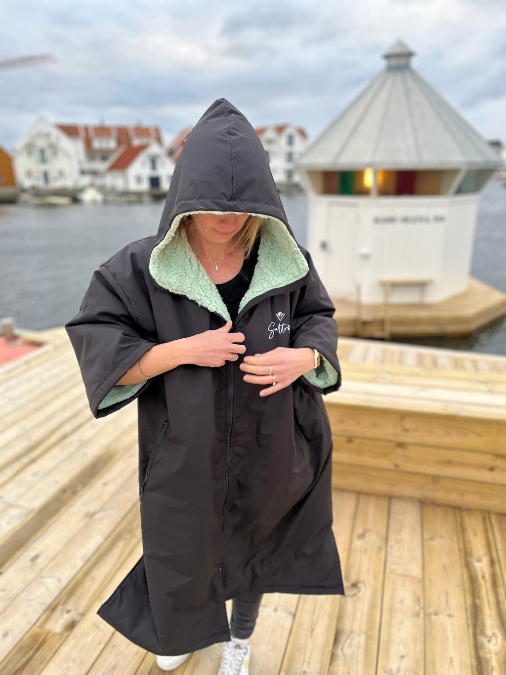 Vinterponcho *UTSALG*